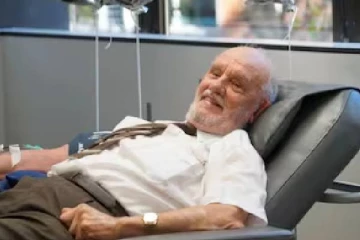 ரத்த தானம் மூலம் 2.4 மில்லியன் குழந்தைகள்..உயிரிழந்த ஜேம்ஸ் ஹாரிசன் - யார் இவர்?