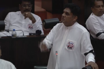 இலக்கத்தகடு அற்ற மோட்டார் சைக்கிள்களில் வந்த ஆயுததாரிகள் யார்? கேள்விகளால் ஆளும் தரப்பை துளைத்தெடுத்த சஜித்!