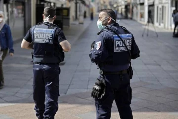 பிரான்ஸில் தமிழர் பகுதியில் 7 வயது மகனை கொடூரமாக கொலை செய்த தந்தை!