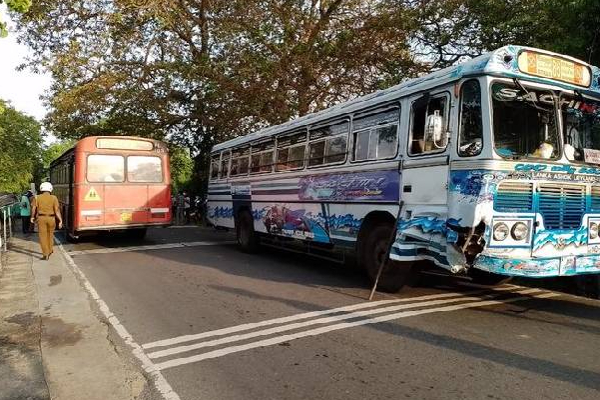 மட்டக்களப்பு பிரதான வீதியில்  பாரிய விபத்து: மூவருக்கு நேர்ந்த சோகம் | Polonnaruwa Batticaloa Street Accident Three Death