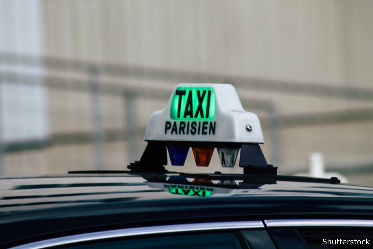 பிரான்சில் சுற்றுலாப்பயணிகளை குறிவைத்து ஒரு புதிய மோசடி | Fake Taxi Driver Target Tourists In France பிரான்சில் சுற்றுலாப்பயணிகளை குறிவைத்து ஒரு புதிய மோசடி | Fake Taxi Driver Target Tourists In France