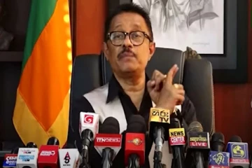 அதிபர் தேர்தலில் குதிக்கிறார் ஜனக ரத்நாயக்க
