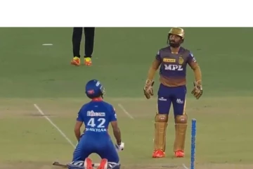 ஷிகர் தவானை ஸ்டம்பிங் செய்து மைதானத்தில் முட்டி போட வைத்த தினேஷ் கார்த்திக்! கமெராவில் சிக்கிய காட்சி