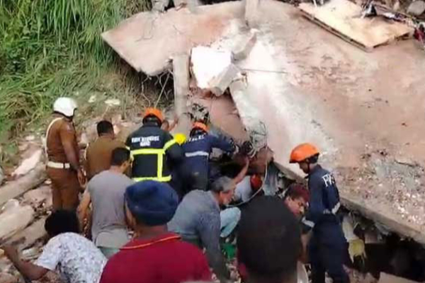 இலங்கையை உலுக்கிய கோர விபத்து - பேராபத்து தொடர்பில் வெளியான அதிர்ச்சித் தகவல் | Kadugannawa Incident 6 Dies Update Details இலங்கையை உலுக்கிய கோர விபத்து - பேராபத்து தொடர்பில் வெளியான அதிர்ச்சித் தகவல் | Kadugannawa Incident 6 Dies Update Details