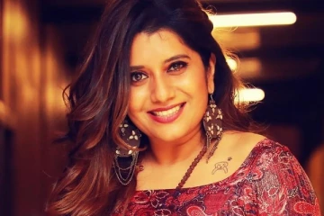 தொகுப்பாளினி பிரியங்காவின் அப்பாவா இது? எப்படி இருக்கார் தெரியுமா? தீயாய் பரவும் புகைப்படம்