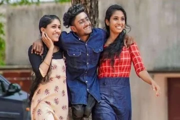 ‘’ நட்புக்கு வயதில்லை என்று ஒரு ஞானி சொன்னானே ‘’   : தோழனை தோளில் சுமக்கும் தோழிகள் வைரலாகும் வீடியோ