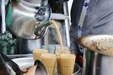 டீ கூட குடிக்க வழியில்லை; உச்சம் தொட்ட விலைவாசி - பஞ்சத்தால் கதறும் மக்கள்