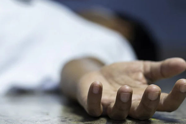 விபரீதமான விளையாட்டால் நபருக்கு நேர்ந்த சோகம் | Death A Person Due To Perverse Game