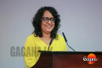 යෝජනා තියේනම් කියන්න අපි සලකා බලනවා උඩු යටිකුරු කරන්න හදන අධ්යාපන ක්රමය ගැන හරිනිගෙන් ප්රකාශයක්