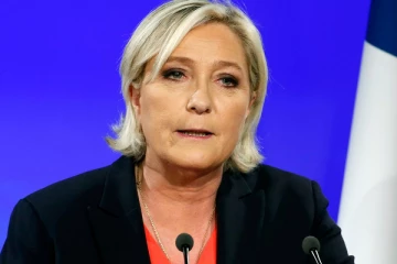 ரஷ்ய ஜனாதிபதி புடினுடன் தொடர்பு இருப்பதாக பிரான்ஸ் கட்சி ஒன்றின் மீது குற்றச்சாட்டு