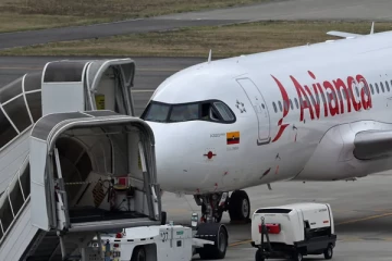 ගුවන් යානයකින් මළ සිරුරු දෙකක් හමුවෙයි.