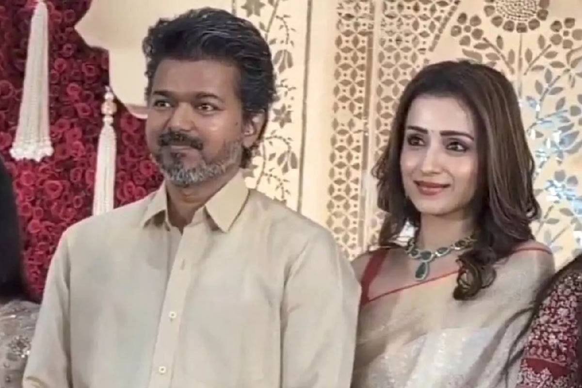 விஜய்க்கு திரிஷா போல், எனக்கு இந்த நடிகை - வைரலான நடிகரின் பேச்சு | Actor Dhaya Srinivasan Mocks Vijay Trisha விஜய்க்கு திரிஷா போல், எனக்கு இந்த நடிகை - வைரலான நடிகரின் பேச்சு | Actor Dhaya Srinivasan Mocks Vijay Trisha