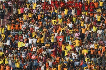 ஐபிஎல் தொடரில் பார்வையாளர்களுக்கு அனுமதி - பிசிசிஐ தகவலால் ரசிகர்கள் உற்சாகம்!