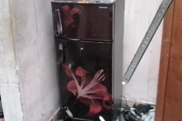 திருகோணமலையில் அதிகாலையில் தீப்பற்றி எரிந்த வீடு | House Catches Fire Early Morning