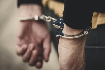 அரச தொழிலை பெற்று தர யாழ் பெண்ணிடம் பாலியல் இலஞ்சம் கோரிய அரச அதிகாரி கைது!