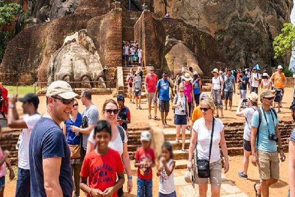 இந்த மாதம் 15 நாட்களுக்குள் இலங்கையில் குவிந்த சுற்றுலா பயணிகள் | Tourists Flocked To Sri Lanka Within 15 Days