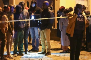 வெளிநாடு ஒன்றில் மர்ம நபர்கள் நடத்திய திடீர் துப்பாக்கிச்சூடு! 18 பேர் பலியான சோகம்