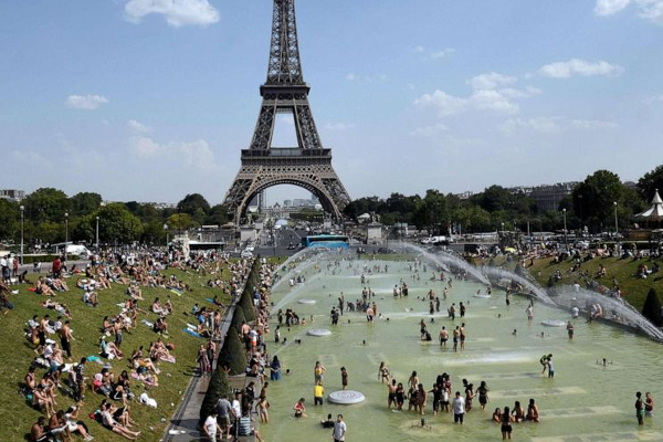 ஐரோப்பாவில் வெப்ப அலையில் சிக்கி 15,000 பேர் பலி | 15000 People Died Summer Heat Europe World