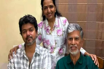 பெற்றோருடன் திடீர் சந்திப்பு: வைரலாகும் விஜய்யின் குடும்ப புகைப்படம்