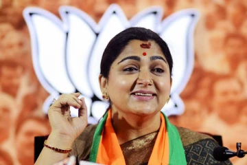 'சேரி மொழி’ சர்ச்சை: நடிகை குஷ்பு வெளியில் நடமாட முடியாது - காங்கிரஸ் எச்சரிக்கை..!