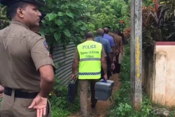 குடும்பஸ்தர் ஒருவர் கூரிய ஆயுதங்களால் வெட்டிக் கொலை