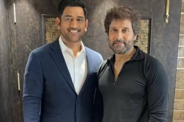 தோனியை சந்தித்த நடிகர் விக்ரம்... வைரலாகும் புகைப்படங்கள் !