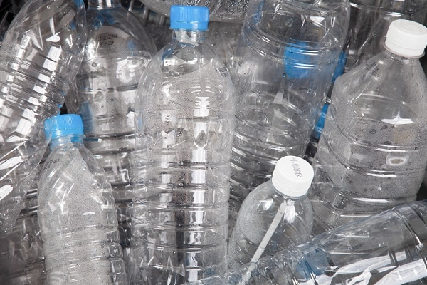 உயிருக்கு ஆபத்து...பிளாஸ்டிக் பாட்டிலில் தண்ணீர் குடிப்பவரா? இந்த தவறை மட்டும் செய்யாதீர்கள் | Drink Water Plastic Bottle Problems