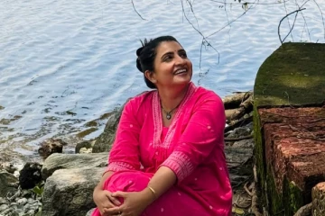 சின்னத்திரை நடிகை சுஜிதா தனுஷின் லேட்டஸ்ட் க்ளிக்ஸ்..