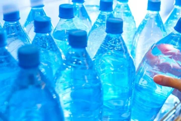 குடிநீா் போத்தல்களுக்கு தட்டுப்பாடு