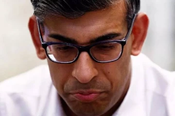 நெருங்கும் தேர்தல்... இன்னொரு சிக்கலில் ரிஷி சுனக்: விசாரணையில் நான்காவது நபர்