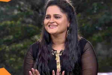 லிவிங் ரிலேஷன், குழந்தை, மகனை வைத்துக்கொண்டு திருமணம் செய்த சீரியல் நடிகை