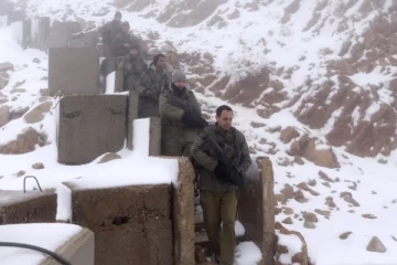 இஸ்ரேல் ஆக்கிரமித்த சிரியாவின் பனிமலை: மூன்று நாடுகளுக்கு ஆபத்து