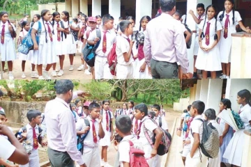 පාසල් සහ පෙරපාසල් දරුවන්ට අලි නිවාඩුවක් දෙයි..(PHOTOS)