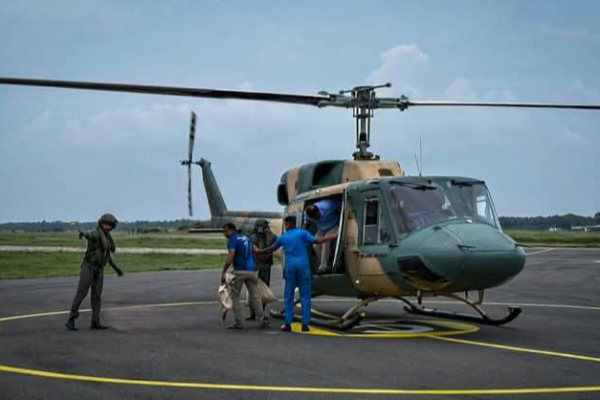வடக்கில் உலங்குவானூர்தியில் எடுத்து செல்லப்பட்ட உயர்தரப் பரீட்சை விடைத்தாள்கள் | Bad Weather In Sri Lanka Al Exam Jaffna வடக்கில் உலங்குவானூர்தியில் எடுத்து செல்லப்பட்ட உயர்தரப் பரீட்சை விடைத்தாள்கள் | Bad Weather In Sri Lanka Al Exam Jaffna
