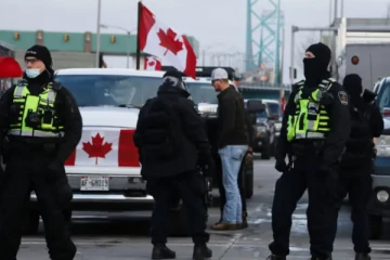 வான்கூவரில்  ஒன்பது பேர் அதிரடியாக  கைது