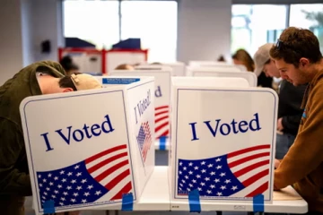 அமெரிக்க ஜனாதிபதி தேர்தல்: முதல் முடிவுகள் வெளியாகின