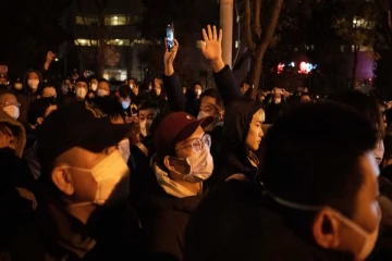 கனடாவை நோக்கிப் படையெடுக்கும் சீனர்கள்; ஏன் தெரியுமா?