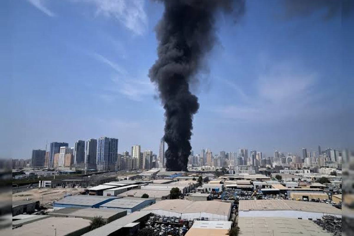 ஏவுகணை தாக்குதலில் தரைமட்டமான 25 மாடி கட்டிடம் ; அதிரும் உக்ரைன் | 25 Storey Building Flattened In Missile Strike ஏவுகணை தாக்குதலில் தரைமட்டமான 25 மாடி கட்டிடம் ; அதிரும் உக்ரைன் | 25 Storey Building Flattened In Missile Strike