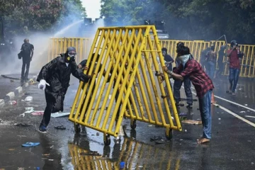 இலங்கை தற்போதைய நிலைக்கு சர்வதேச நாடுகள் கடும் கண்டனம் (Photos)