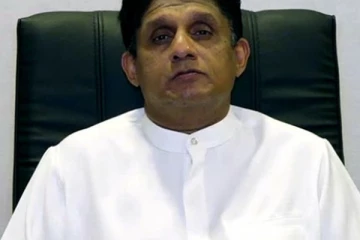 ආණ්ඩුවේ පොරකෑමක් ගැන විපක්ෂනායකවරයා පවසයි..