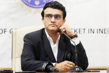 சவுரவ் கங்குலி குடும்பத்தில் 4 பேருக்கு கொரோனா உறுதி - ரசிகர்கள் அதிர்ச்சி