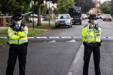 இங்கிலாந்தில் பேருந்துக்காக நின்ற இந்திய பெண் ; காத்திருந்த பயங்கரம்!