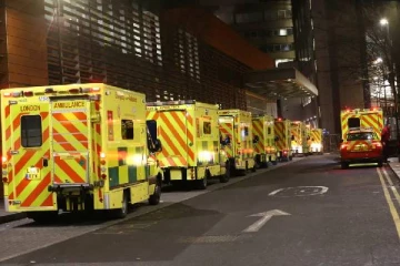 மக்கள் 999 இலக்கத்தை தொடர்பு கொள்ள வேண்டாம்: பிரித்தானியா முழுக்க ஸ்தம்பிக்கும் மருத்துவமனைகள்