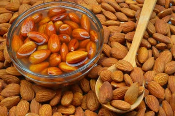 காலையில் நீரில் ஊறவைத்த பாதாம் சாப்பிடுங்க! கண்கூடாக தெரியும் அதிசயம்