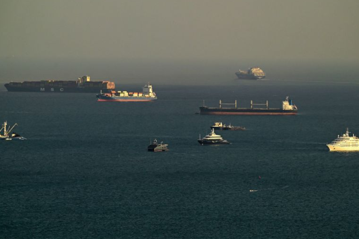 Strait of Hormuzஇல் சிக்கியுள்ள இந்திய கப்பல்கள்.. மீட்டெடுக்க தீவிர நடவடிக்கையில் இந்தியா | India Iran Talks Ease Hormuz Shipping Crisis Strait of Hormuzஇல் சிக்கியுள்ள இந்திய கப்பல்கள்.. மீட்டெடுக்க தீவிர நடவடிக்கையில் இந்தியா | India Iran Talks Ease Hormuz Shipping Crisis