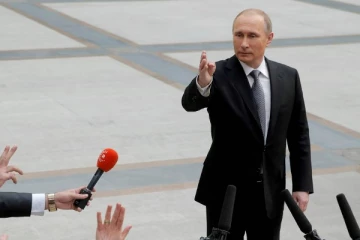 புடினின் அறிவிப்பால் நாட்டைவிட்டு வெளியேறும் ஆண்கள்!