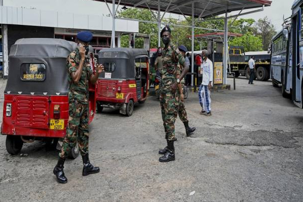 எரிபொருள் நிரப்பு நிலையத்தில் இளைஞருக்கு இராணுவ அதிகாரியால் நேர்ந்த கொடூரம்! | Kurunegala Fuel Station Army Officer Hit Man