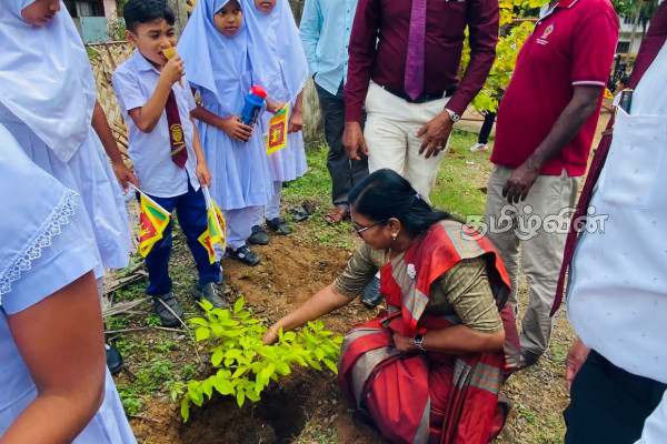 நாட்டின் பல பகுதிகளில் சுதந்திர தின கொண்டாட்டம் | Independance Day In Sri Lanka நாட்டின் பல பகுதிகளில் சுதந்திர தின கொண்டாட்டம் | Independance Day In Sri Lanka