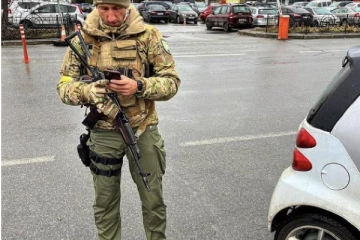 ராணுவத்தில் இணைந்த உக்ரைன் டென்னிஸ் வீரர் - ரோஜர் பெடரரையே வீழ்த்தியவராம்...!