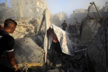 இஸ்ரேல் தாக்குதலில் ஒரே இரவில் கொல்லப்பட்ட 200 பேர்: காஸா அதிகாரிகள் தகவல்